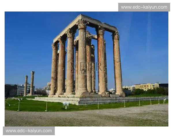 希腊神话的史诗对决：竞技神庙的荣耀与巴塞罗那的蓝色浪潮